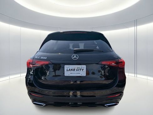 Used 2025 Mercedes-Benz GLC 300 image 4