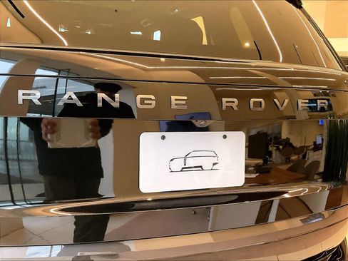New 2025 Land Rover Range Rover SE image 24