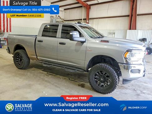 Used 2024 RAM 2500 Tradesman w/ Chrome Appearance Group AWD/4WD image 5