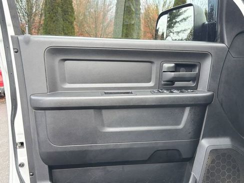 Used 2018 RAM 3500 Tradesman w/ Chrome Appearance Group image 21