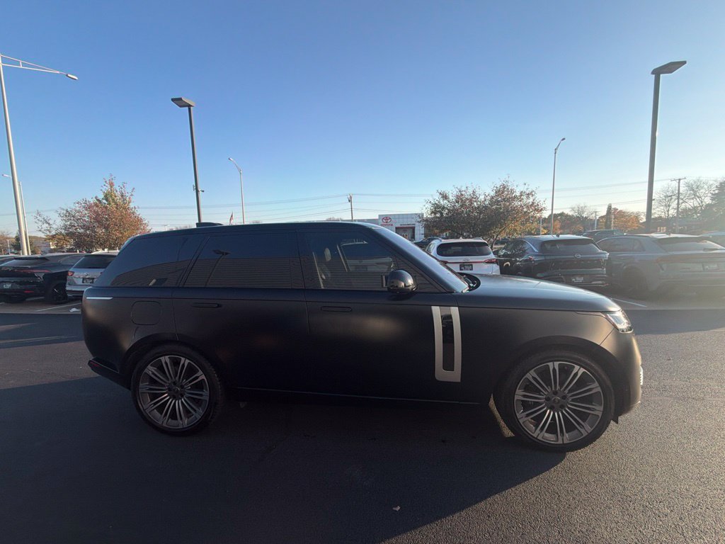 Used 2023 Land Rover Range Rover SV AWD/4WD image 6