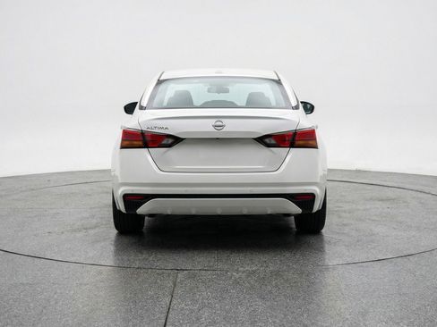 Used 2025 Nissan Altima 2.5 SV image 6