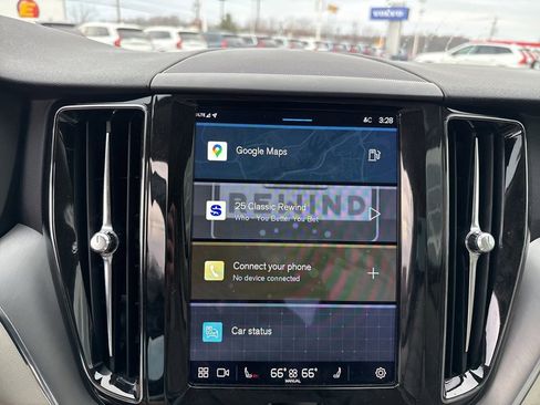 Used 2022 Volvo XC60 B5 Momentum image 23