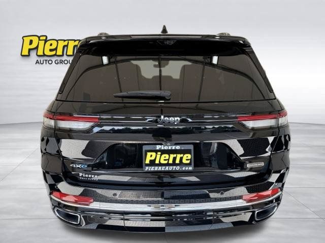 Used 2023 Jeep Grand Cherokee Overland w/ Advanced Protech Group III AWD/4WD image 3