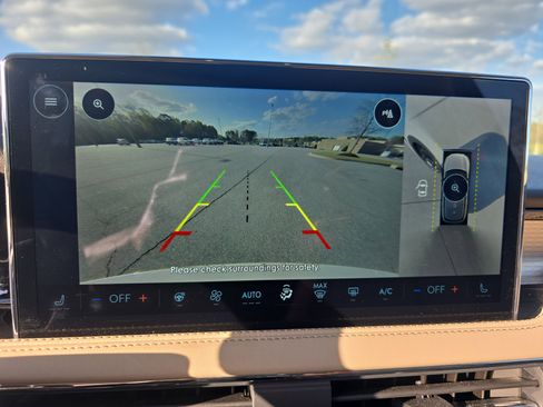 Certified 2023 Lincoln Corsair AWD w/ Equipment Group 102A image 24