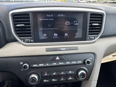 Used 2020 Kia Sportage LX FWD image 11