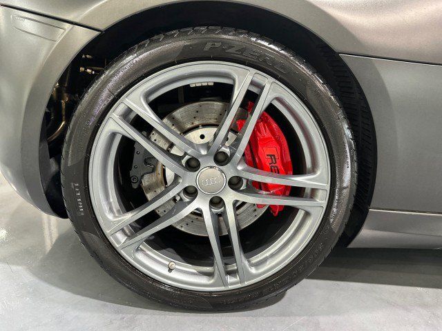 Used 2011 Audi R8 V10 AWD/4WD image 8