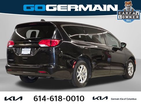 Used 2021 Chrysler Voyager LX FWD image 7