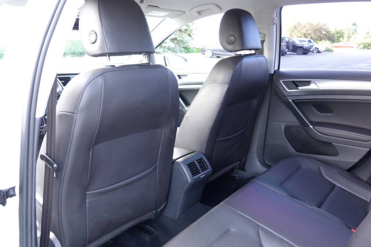 Used 2015 Volkswagen Golf TDI S FWD image 61
