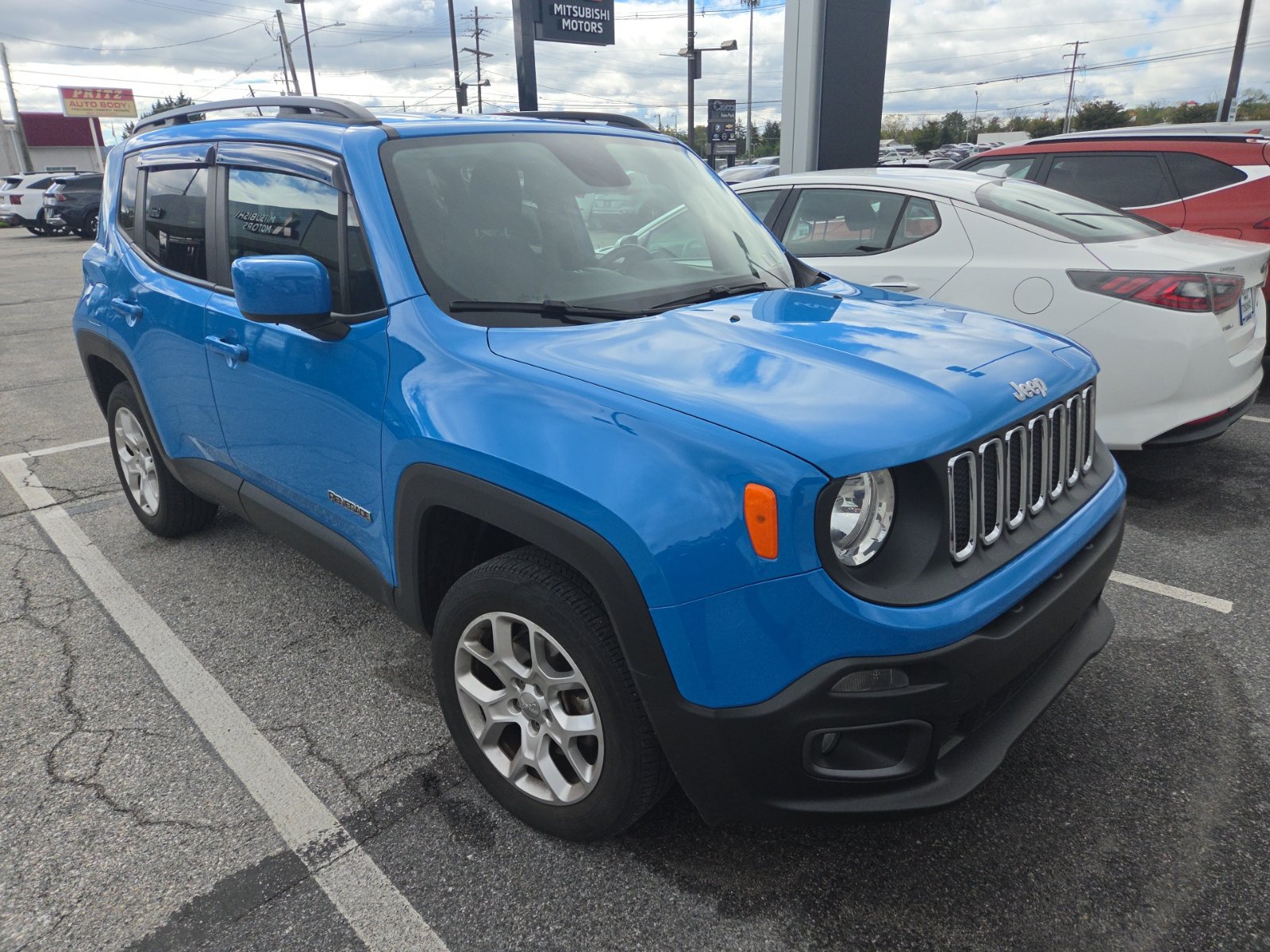 Used 2015 Jeep Renegade Latitude w/ Popular Equipment Group AWD/4WD image 3
