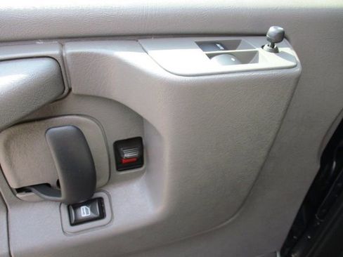 Used 2014 Chevrolet Express 3500 LS RWD image 13