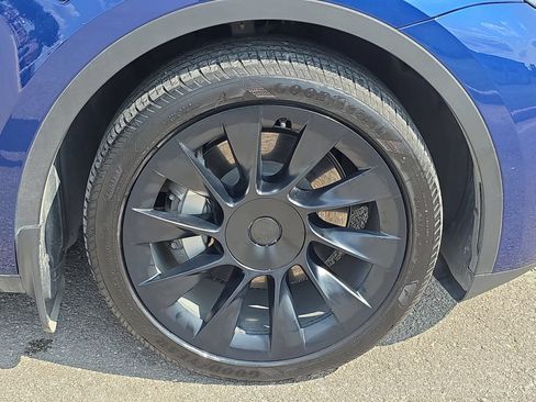 Used 2023 Tesla Model Y Long Range AWD/4WD image 26