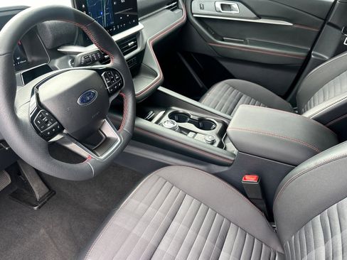 Used 2025 Ford Explorer ST-Line image 10