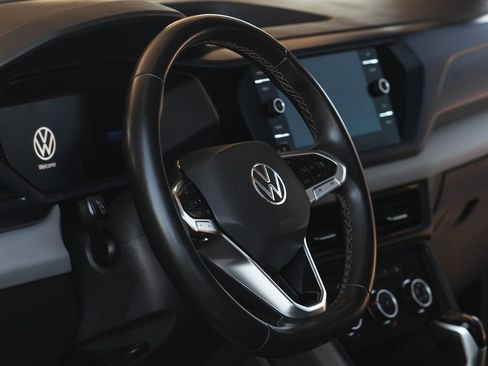 Used 2022 Volkswagen Taos SE image 28