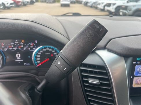Used 2017 Chevrolet Suburban Premier image 25