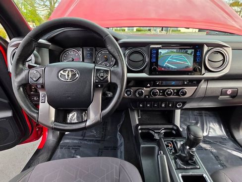 Used 2016 Toyota Tacoma TRD Off-Road w/ Premium & Technology Package image 37