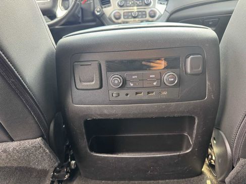 Used 2017 GMC Yukon SLT image 22