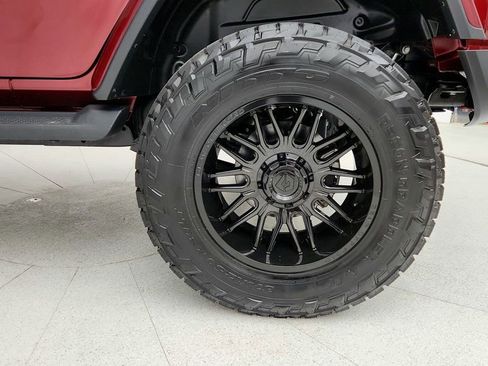 Used 2021 Jeep Wrangler Unlimited Rubicon w/ LED Lighting Group image 9