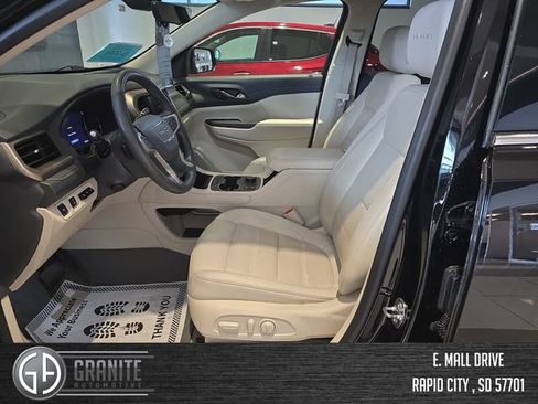 Used 2023 GMC Acadia Denali w/ Denali Technology Package AWD/4WD image 10