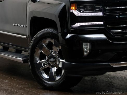 Used 2017 Chevrolet Silverado 1500 LTZ Z71 w/ LTZ Plus Package AWD/4WD image 3