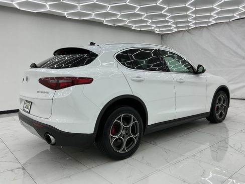 Used 2018 Alfa Romeo Stelvio AWD image 11