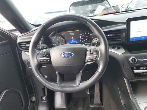 Used 2020 Ford Explorer XLT image 8