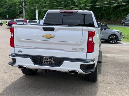 Used 2025 Chevrolet Silverado 1500 High Country AWD/4WD image 8