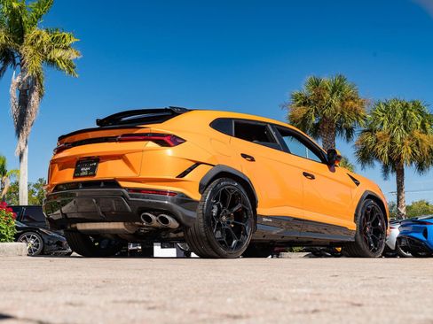 Used 2023 Lamborghini Urus Performante image 14