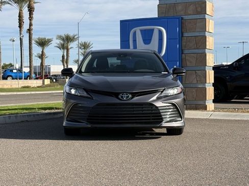 Used 2022 Toyota Camry LE image 5