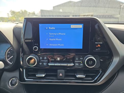 Used 2023 Toyota Highlander L FWD image 23