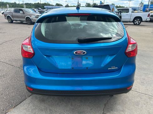 Used 2014 Ford Focus SE w/ SE Winter Package FWD image 6
