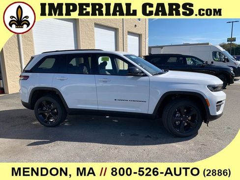 New 2025 Jeep Grand Cherokee Altitude image 14