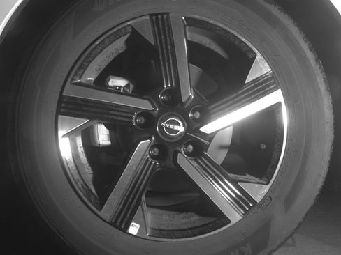 Used 2025 Nissan Sentra SV FWD image 14