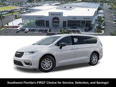 New 2026 Chrysler Pacifica Select image 2