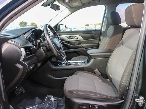 Used 2018 Chevrolet Traverse LT image 17