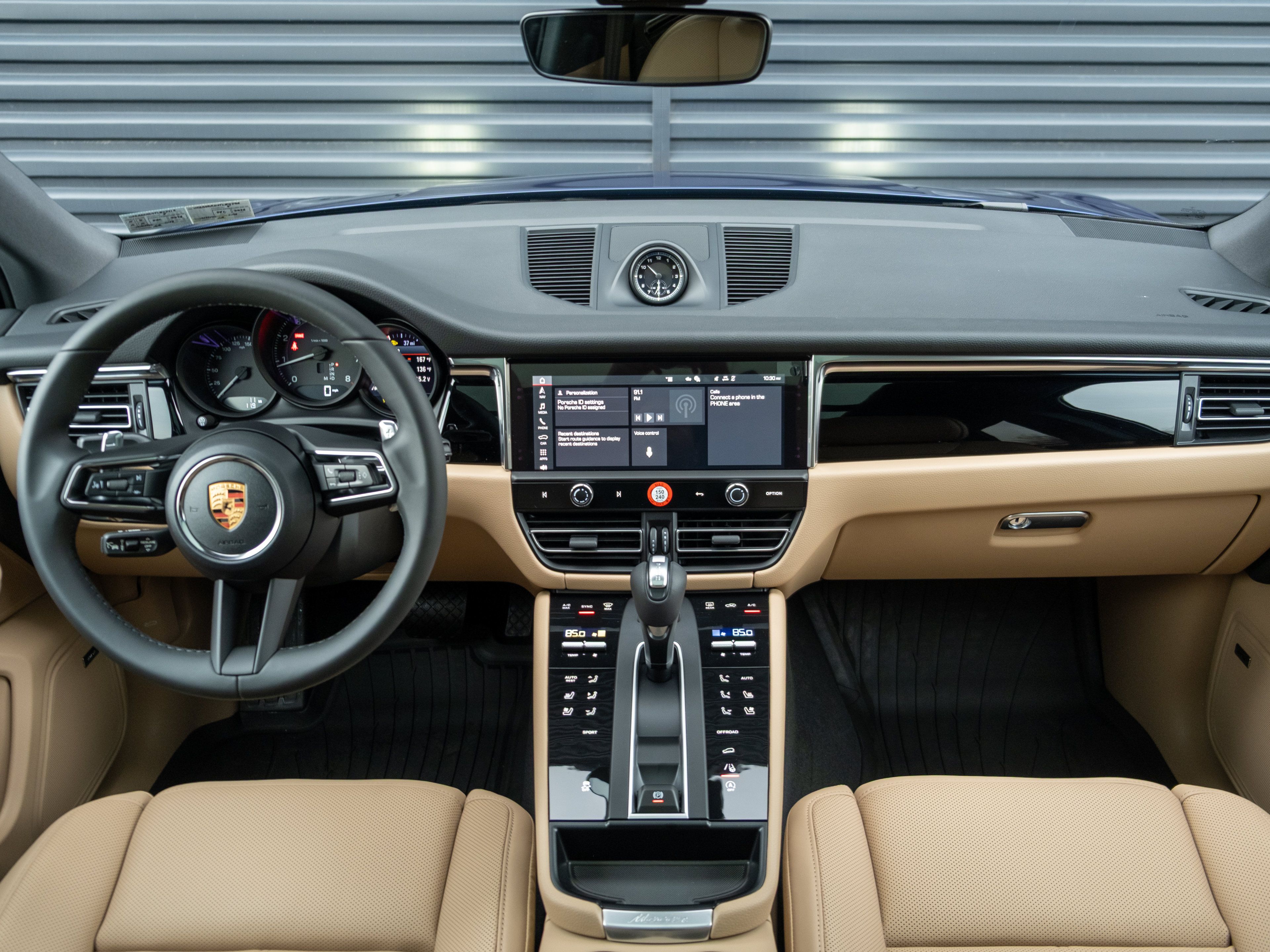 Certified 2026 Porsche Macan AWD/4WD image 6
