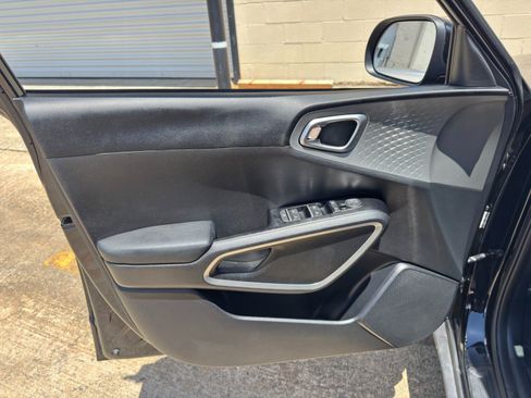 Used 2020 Kia Soul LX FWD image 33