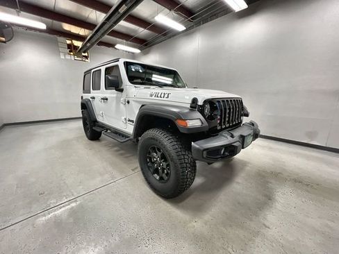 Used 2022 Jeep Wrangler Unlimited Sport AWD/4WD image 2