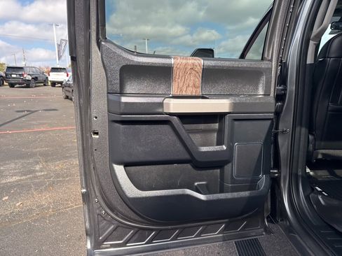 Used 2017 Ford F350 Lariat w/ Lariat Ultimate Package image 35