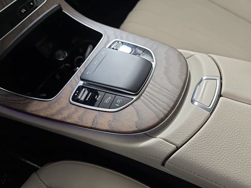 Used 2021 Mercedes-Benz E 350 4MATIC Sedan image 28