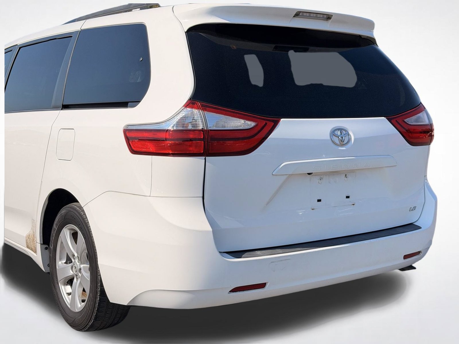 Used 2015 Toyota Sienna LE FWD image 3