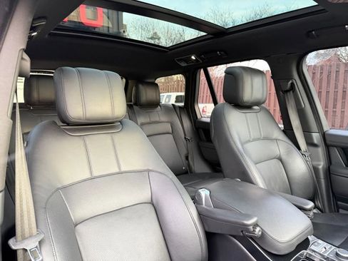 Used 2020 Land Rover Range Rover HSE image 30