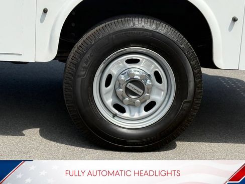 Used 2023 Ford F250 XL w/ Snow Plow/Camper Package AWD/4WD image 8