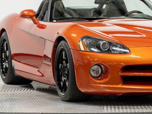 Used 2005 Dodge Viper SRT-10 w/ Copperhead Edition Group RWD image 15