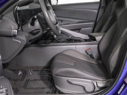 Used 2024 Hyundai Elantra SEL image 23