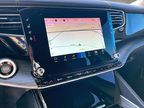 Used 2023 Jeep Wagoneer Series III w/ Premium Group I image 6