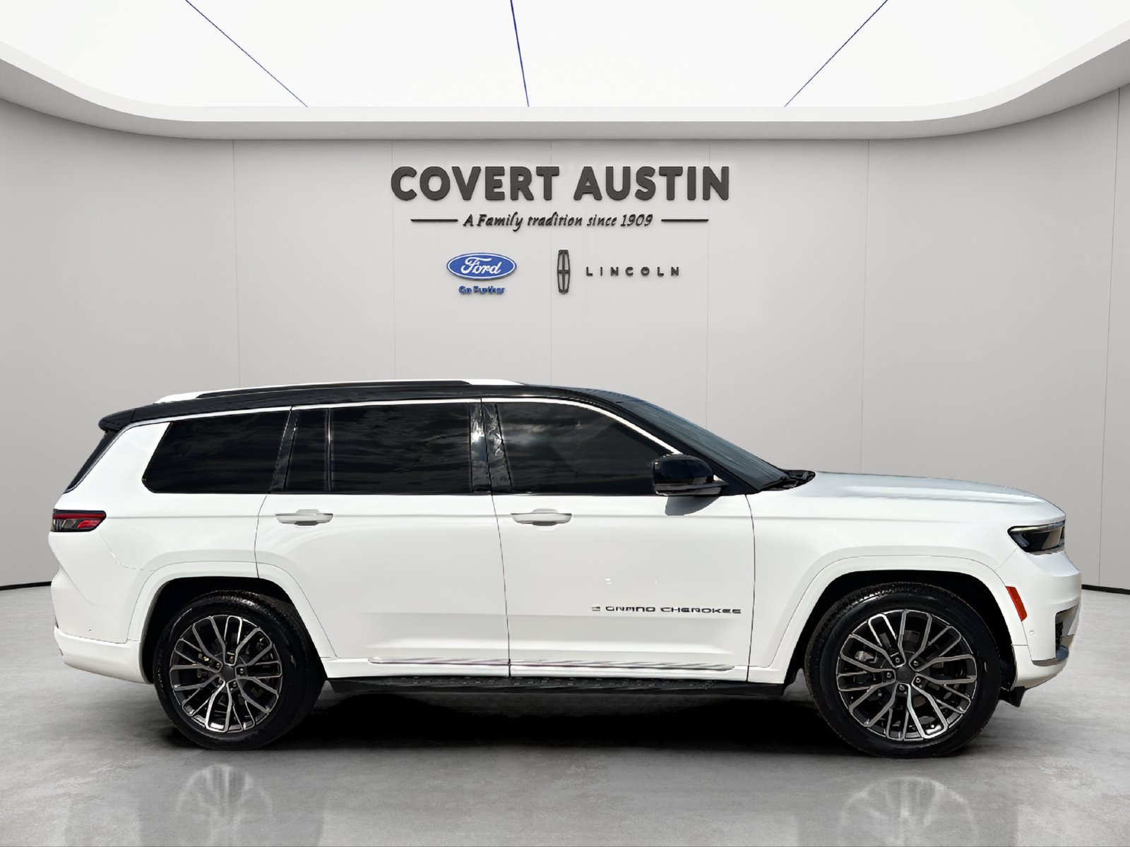 Used 2021 Jeep Grand Cherokee L Summit AWD/4WD image 6