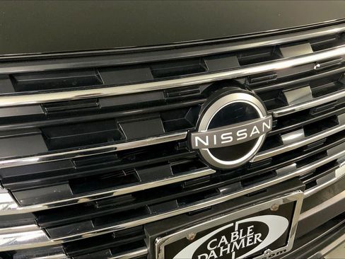 Used 2025 Nissan Rogue SV image 28