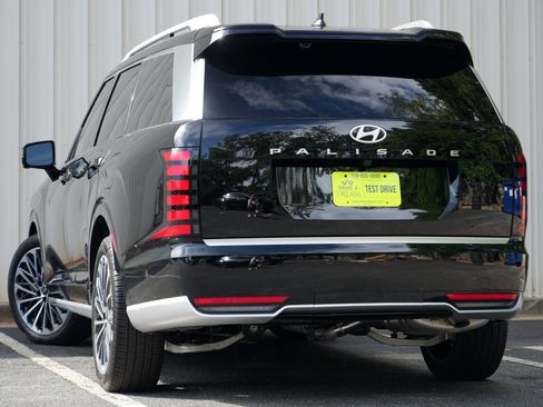 Used 2026 Hyundai Palisade Calligraphy FWD image 6