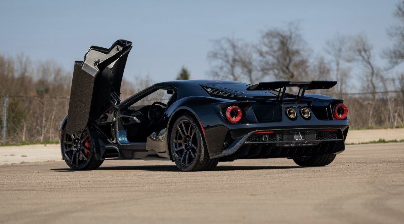 Used 2019 Ford GT RWD image 4